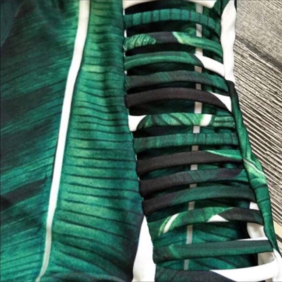 ‼️SOLD‼️Tropical Leaves 1 pc Swimsuit - Picture 4 of 6